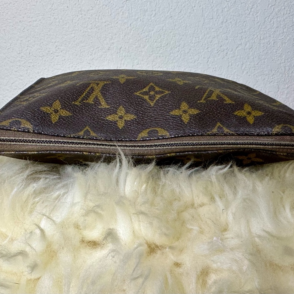 70’s Vintage Louis Vuitton Toilette Pochette 19 Cosmetic Bag Pouch / Clutch - Picture 13 of 15